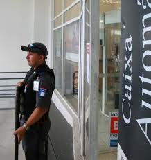 Pesquisa mostra que clientes estão satisfeitos com segurança de agências bancárias