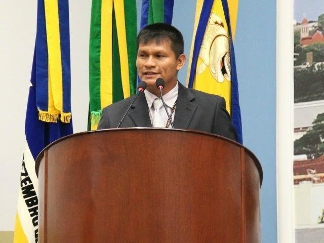 Aguilera Guarani foi o primeiro vereador indígena de Dourados, agora concorre a uma vaga em Brasília (Foto: Assessoria)