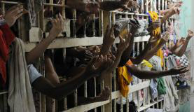 Antecipar execução de pena aumentará injustiças Defensoria Pública do Rio teme que medida agrave um sistema penal seletivo, que pune mais quem cometeu pequenos crimesArquivo/Agência Brasil