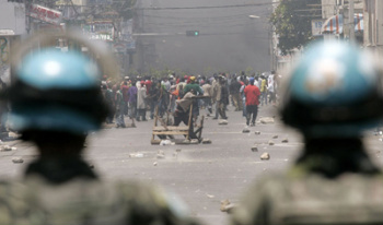 Exército faz homenagem a militares que morreram no Haiti