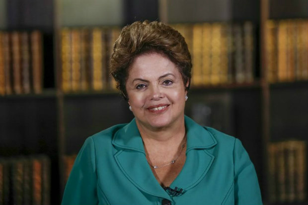 No Dia do Servidor, Dilma agradece empenho e dedicação de funcionários públicos No Dia do Servidor, Dilma agradece empenho e dedicação de funcionários públicos
