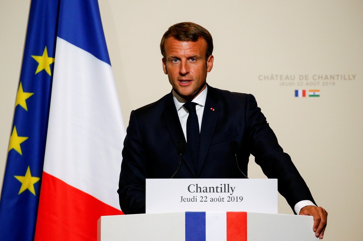 Macron diz que G7 precisa discutir incêndios na Amazônia: 'Crise internacional' Emmanuel Macron, presidente da França, discursa durante encontro com o primeiro-ministro indiano, Narendra Modi, nesta quinta-feira (22) — Foto: Pascal Rossignol/Pool/Reuters
