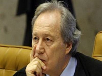 Cariocas pedem pressa no julgamento do mensalão Ministro Ricardo Lewandowski