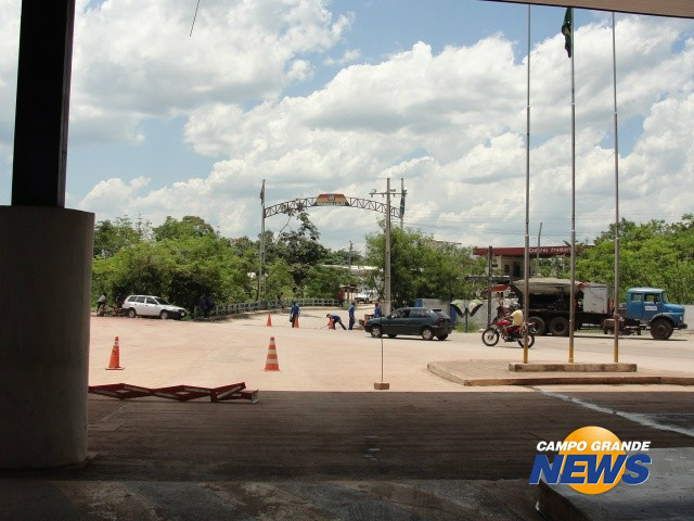 Operação Ágata 3 apreende drogas e contrabandos na fronteira com a Bolívia Operação Ágata 3 apreende drogas e contrabandos na fronteira com a Bolívia