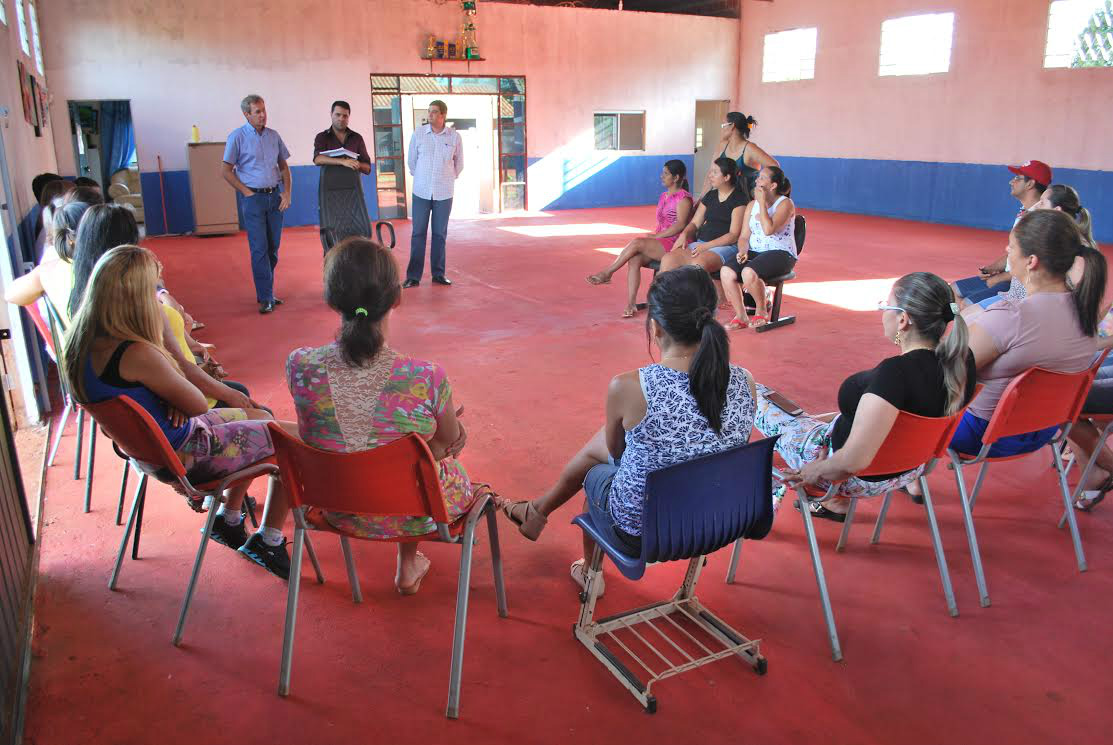 Prefeito de Aral Moreira quer cumprir reajuste do piso da educação em fevereiro Prefeito Edson de David durante encontro com os profissionais da educação, na última segunda na sede do Sinted. / Crédito Foto: Joelso Gonçalves/ Aral Moreira News