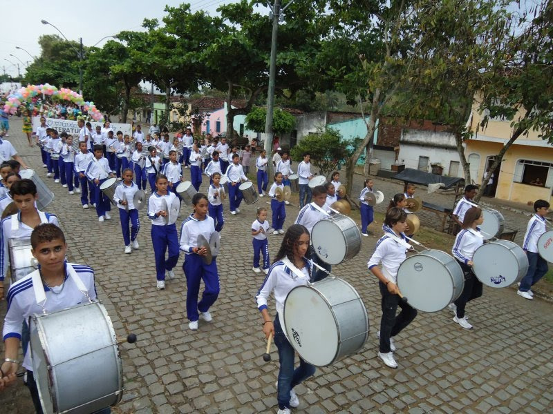 As inscrições para a Banda Mirim estão sendo feitas no Centro da Juventude, localizado em frente ao ginásio Flávio Derzi.
