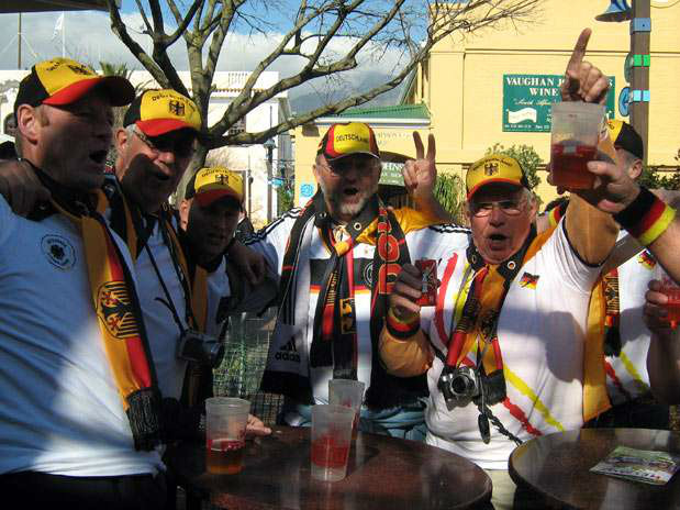 Torcedores alemães preparam festa da Copa no Rio