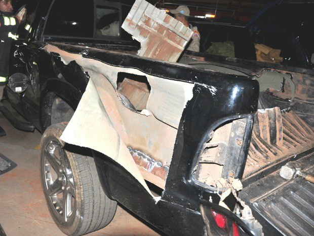 PRF apreende maconha escondida em lataria de caminhonete em MS