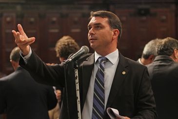 Bolsonaro foi atingido no fígado, pulmão e intestino, relata filho Flávio Bolsonaro - Arquivo Alerj/LG Soares/Direitos reservados