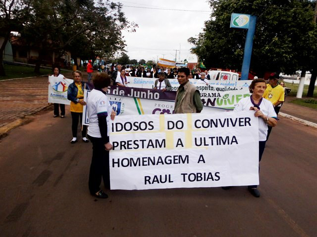 Em homenagem a Raul Tobias, Prefeitura de Amambai decreta luto oficial Durante a 2ª Caminhada Contra a Violência ao Idoso, realizada em Amambai nesta quarta-feira (11), o Programa Conviver, da Prefeitura Municipal, prestou homenagem a Raul Tobias.