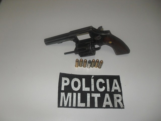 PM de Paranhos prende homem por porte ilegal de arma de fogo