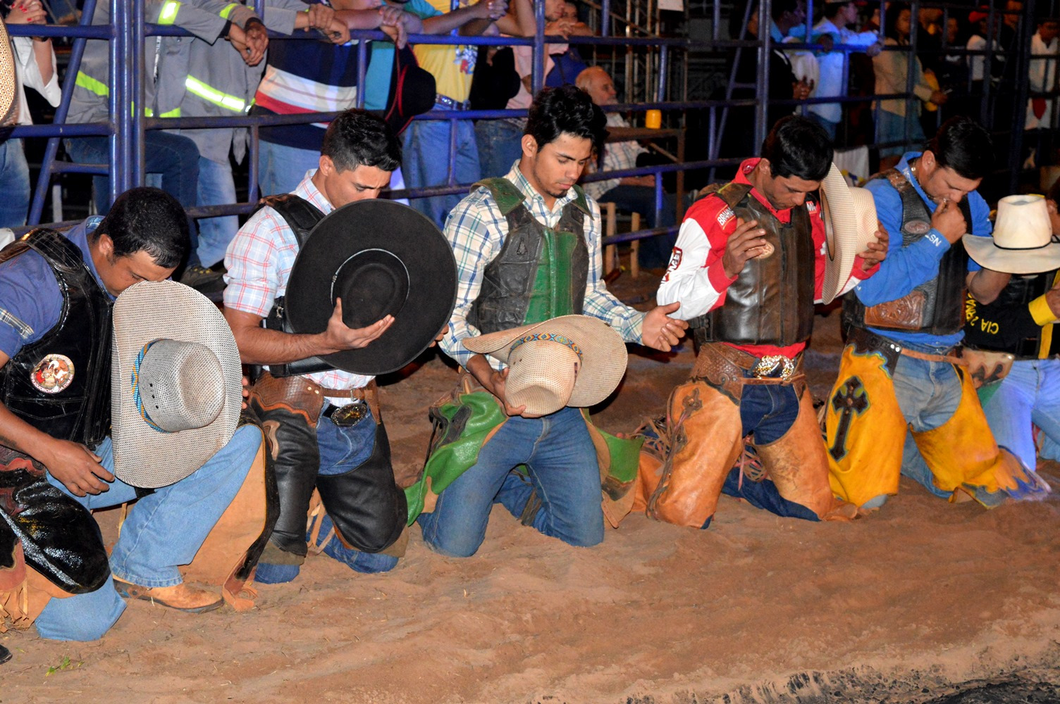 Classificação no rodeio em touros e show de Luiza e Maurílio na 30ª Expobai