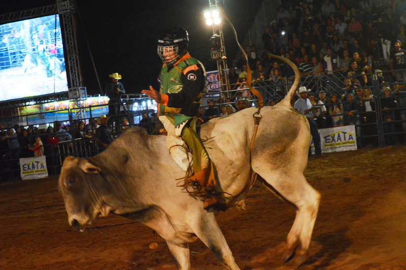 Veja fotos deste sábado (8) da 30ª Expobai Foto: Moreira Produções