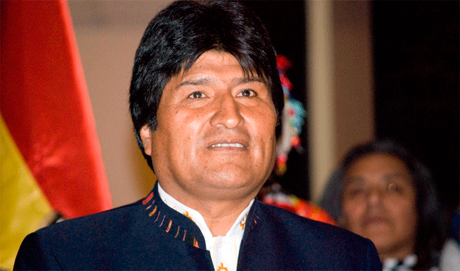 Devido à refundação do Estado, em 2009, parlamentares entenderam que deve ser considerado apenas o atual mandato de Morales, o que possibilita a reeleição 