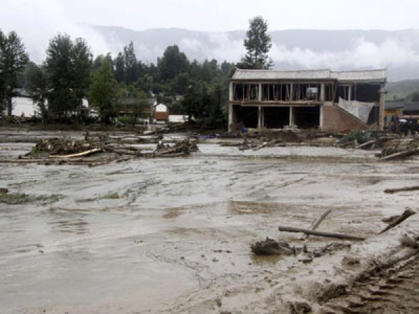 Deslizamento de terra causado pela chuva provoca mais mortes na China