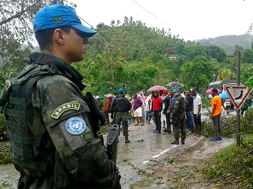 O grupo trabalhou intensamente na ajuda humanitária e no controle da população localDivulgação/Marinha do Brasil