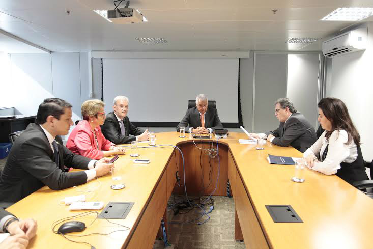 Bancada federal questiona valores de pedágio da BR-163 Deputado Geraldo Resende e outros membros da bancada em reunião na ANNT, sobre pedágios em MS.