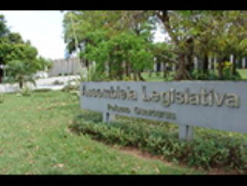 Deputados recebem R$ 60 mil em um mês e dizem estar dentro da Lei Deputados recebem R$ 60 mil em um mês e dizem estar dentro da Lei