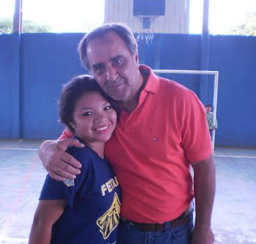 José Luis Karasek c.om aluno da escola