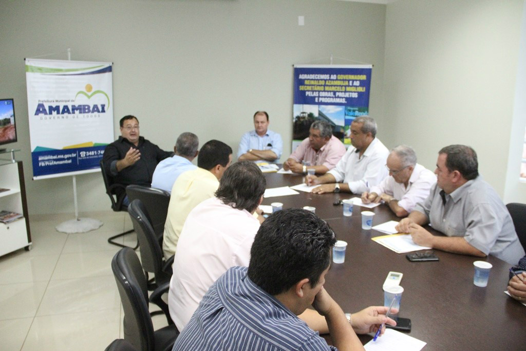 Amambai terá investimentos do Governo do Estado Prefeito, vice-prefeito e vereadores mantiveram reunião com o secretário de Estado de Infraestrutura, Marcelo Miglioli. Na ocasião, foram anunciados investimentos em Amambai / Fotos: Decom