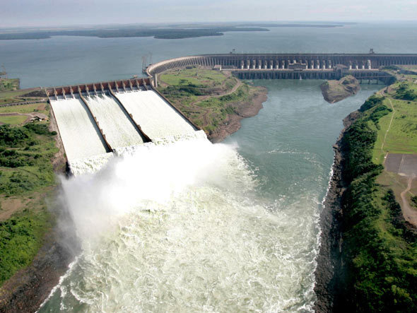 Paraguai pede ao Brasil reajuste da tarifa paga pela energia de Itaipu