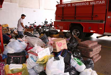 UEMS de Dourados promove campanha para vítimas da chuva no Rio de Janeiro UEMS de Dourados promove campanha para vítimas da chuva no Rio de Janeiro