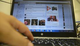 Quase 40% das crianças e adolescentes reconhecem discriminação na internet Atos de intolerâcia chegam a 6% das crianças e adolescentes usuários da internetArquivo/Agência Brasil
