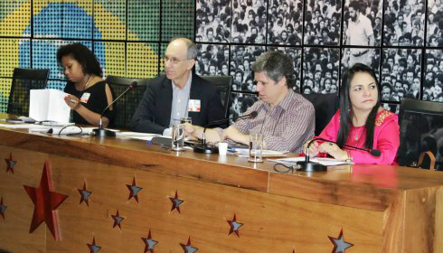 Texto do PT cobra reformas no governo Texto do PT cobra reformas no governo