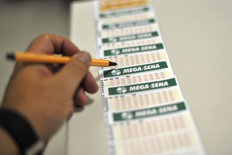 Mega-Sena sorteia nesta quarta-feira prêmio de R$ 42 milhões Mega-Sena, loterias, lotéricas - Marcello Casal jr/Agência Brasil