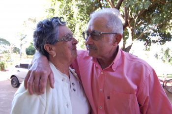 Dia dos namorados em Amambai: histórias de amor na terceira idade Dilce Amaral de Ávila e Juvelino Oviedo Teles.
