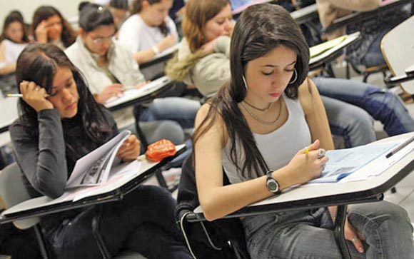 Estado de São Paulo tem maior número de estudantes inscritos no Enem Estado de São Paulo tem maior número de estudantes inscritos no Enem