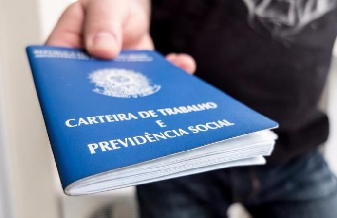 Novo texto da reforma mantém idade mínima de 65 para homens e 62 para mulheres Foto: Divulgação