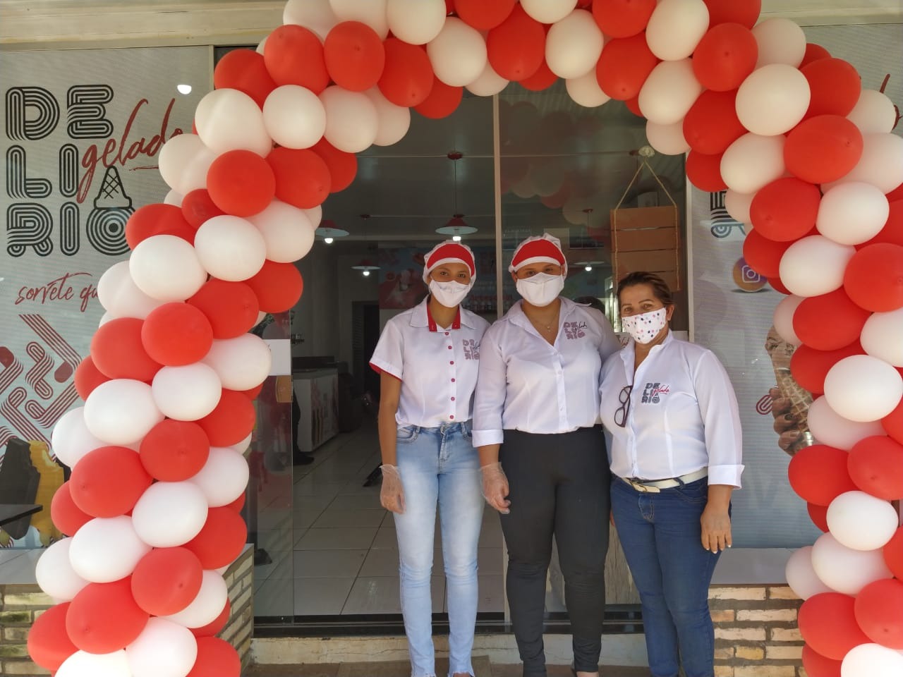 Sorveteria Delírio Gelado é inaugurada com promoção de casquinhas, em Amambai A sorveteria é de propriedade da profissional de educação aposentada, Olga Tobias Mariano e é um negócio familiar / Foto: Moreira Produções