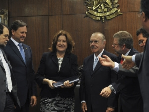 Orçamento de 2012 prevê crescimento de 8,3% nos investimentos federais Orçamento de 2012 prevê crescimento de 8,3% nos investimentos federais