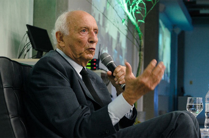 O problema é que simplesmente não existe sistema para evitar e combater pandemia Rubens Ricupero na Unisinos (Foto: Rodrigo W. Blum | Unisinos)