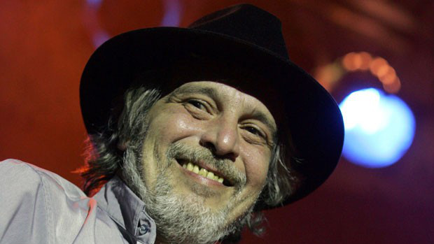 Celso Blues Boy começou a tocar com Raul Seixas na década de 70 (Foto: Fabio Motta/AE)