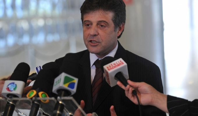 Ministro diz que governo fará parceria para ampliar armazenamento de grãos Ministro diz que governo fará parceria para ampliar armazenamento de grãos