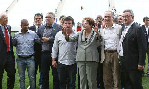 Dilma diz que agressões verbais não irão abatê-la