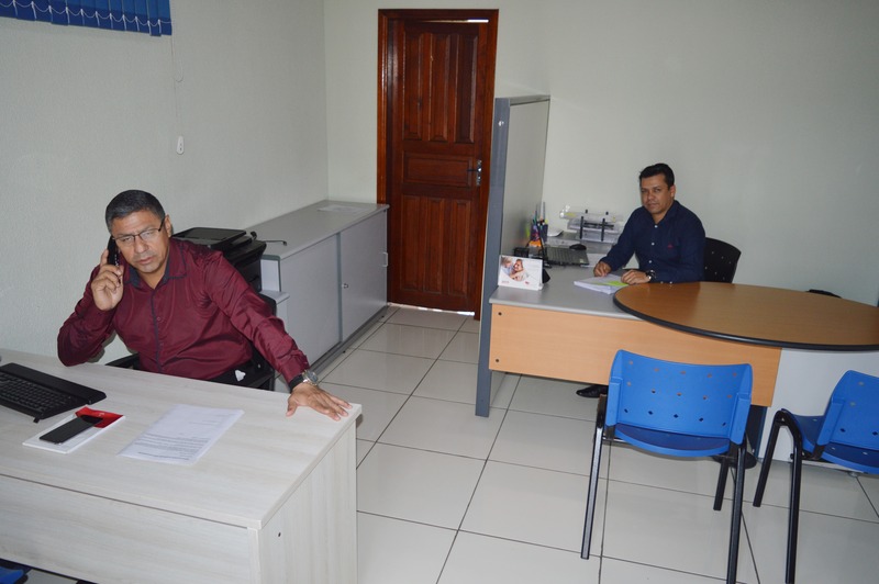 Donieide e  Valdinei são corretores que estão há anos no mercado / Foto: Moreira Produções
