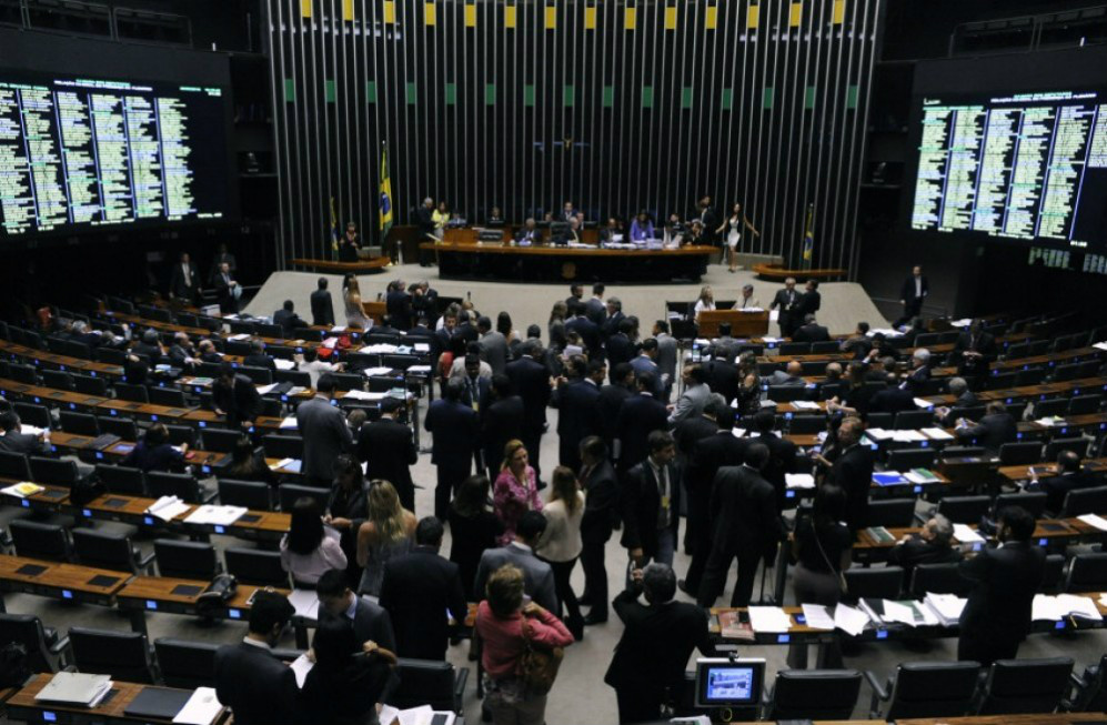 Processo de impeachment, comissões e votações movimentam semana na Câmara Processo de impeachment, comissões e votações movimentam semana na Câmara
