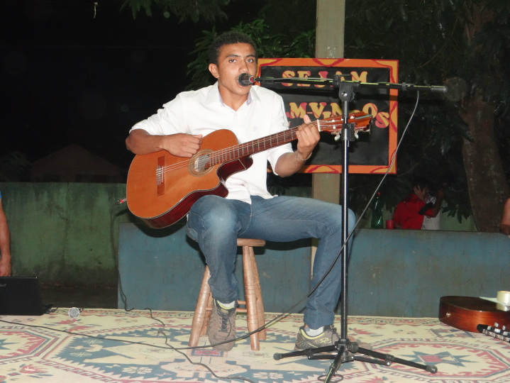 Janete diz que sua atuação política vai envolver todos os segmentos sociais Incentivar música nas escolas é um dos projetos de Janete. Na foto, edição 2015 do Fest Vespa, na escola Vespasiano Martins / Foto: Moreira Produções