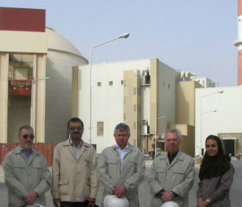 Secretário-geral da ONU parabeniza acordo sobre programa nuclear iraniano Missão da AIEA em visita à usina nuclear em Bushehr, no Irã, em 2010. Foto: Aiea/Arquivo