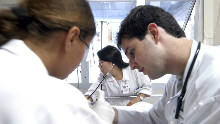 Estudantes de medicina terão de passar por avaliação seriada A Anasem vai avaliar a incorporação de conhecimentos, habilidades e atitudes necessários à prática médica pelos graduandos durante o processo formativo / Foto: Divulgação