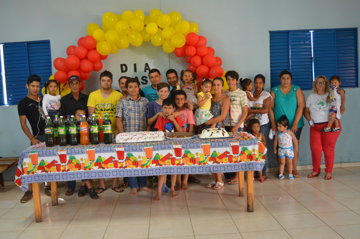 Associação da vila Jussara promove evento para crianças O evento contou com distribuição de doces, bolos e picolés / Foto: Moreira Produções