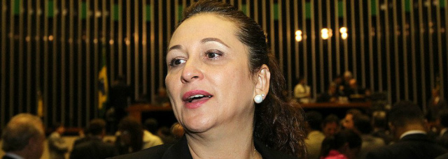 Ex-líder da bancada ruralista, Kátia Abreu flerta com a esquerda Ex-líder da bancada ruralista, Kátia Abreu flerta com a esquerda