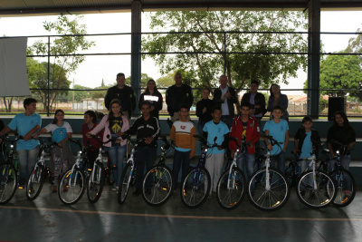 Premiação dos alunos vencedores no ano de 2015Foto: Assessoria 