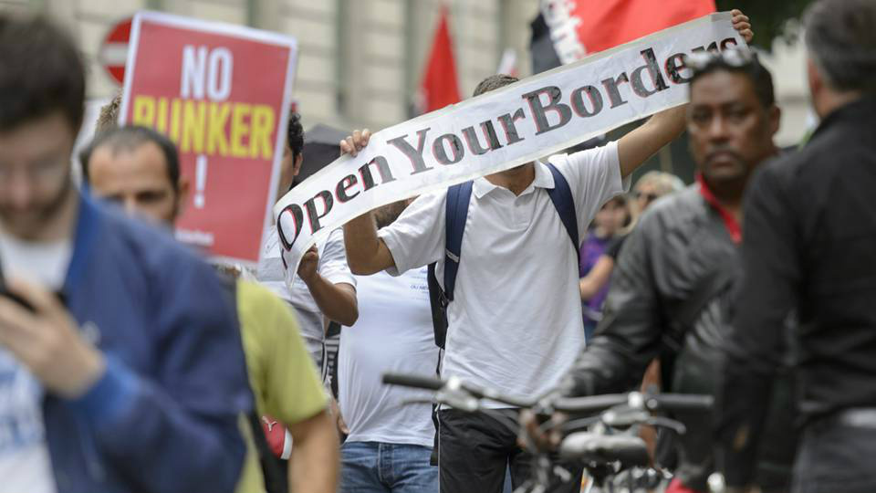 Manifestações na Europa pedem mais generosidade no acolhimento de refugiados Manifestações na Europa pedem mais generosidade no acolhimento de refugiados