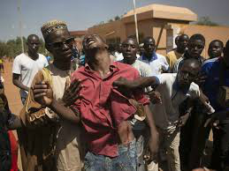 Cerca de 30 pessoas morreram em protestos em Burkina Faso