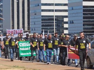 Sem acordo com o governo, policiais federais entram em greve