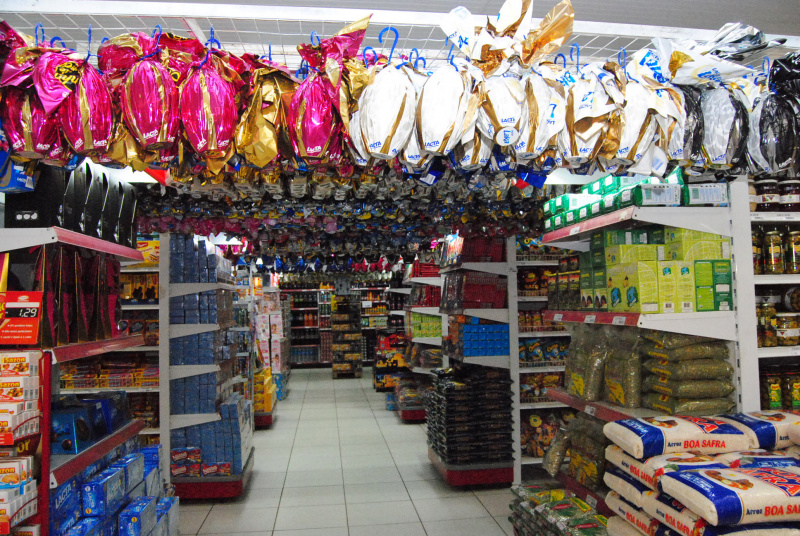 Delícias da Páscoa já estão presentes em supermercados de Amambai Supermercado Sol oferece ovos de diversas marcas e preços.
